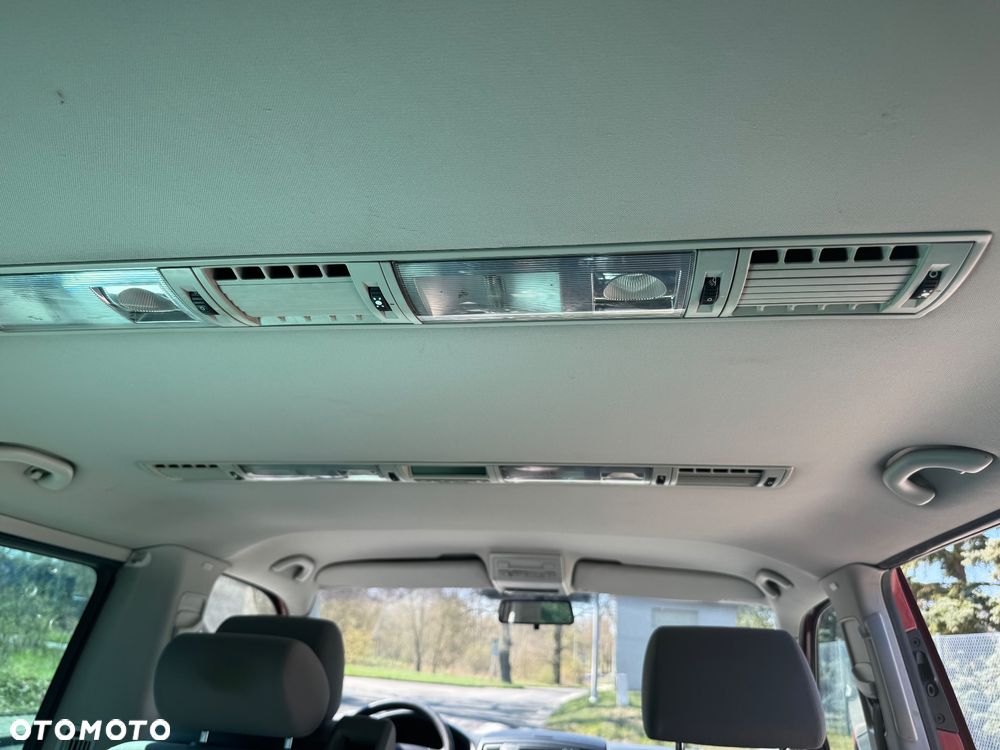 Volkswagen Multivan - 11
