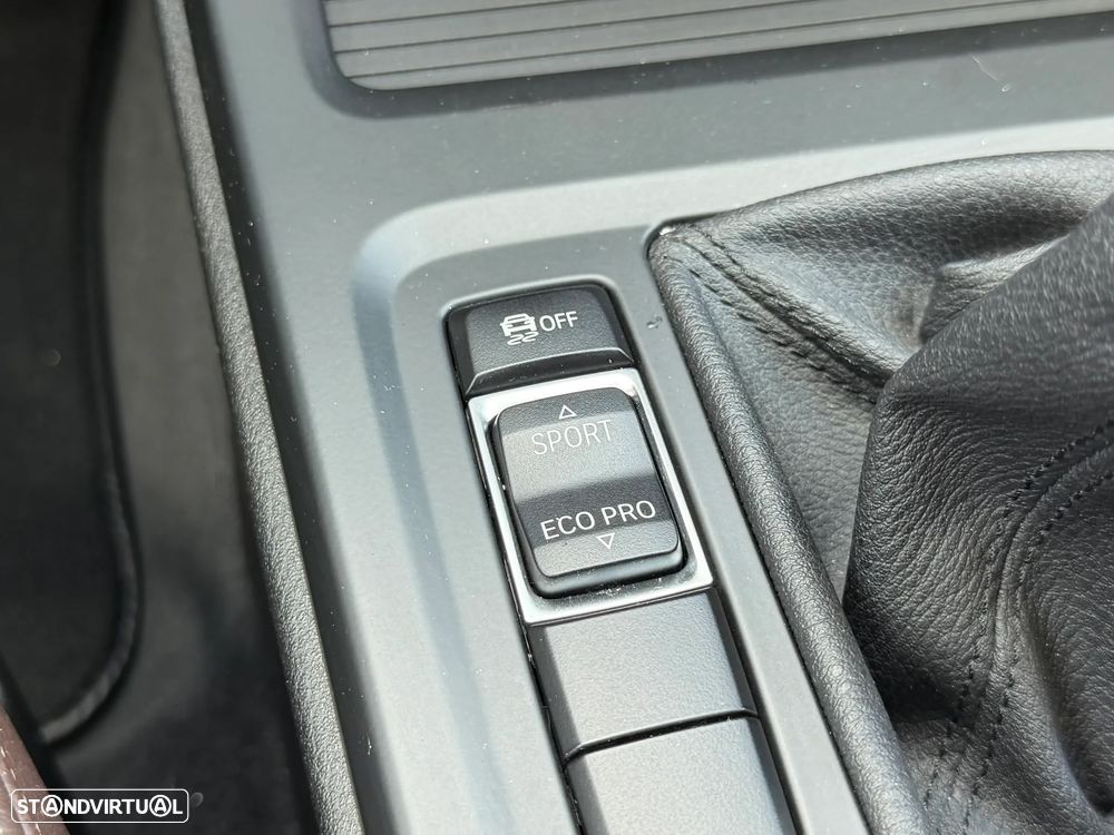 BMW X1 18 d sDrive xLine - 11