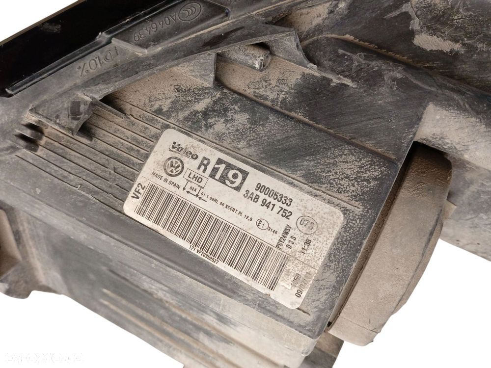 LAMPA PRAWY PRZÓD VOLKSWAGEN PASSAT B7 (2010-2014) 2.0 TDI 170KM 3AB941752 - 2