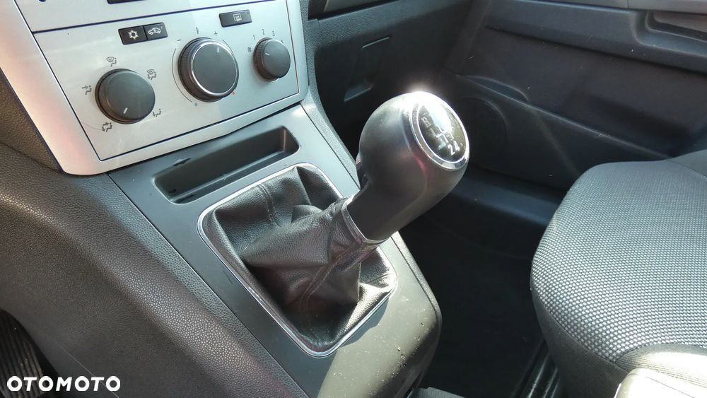 Opel Zafira - 22