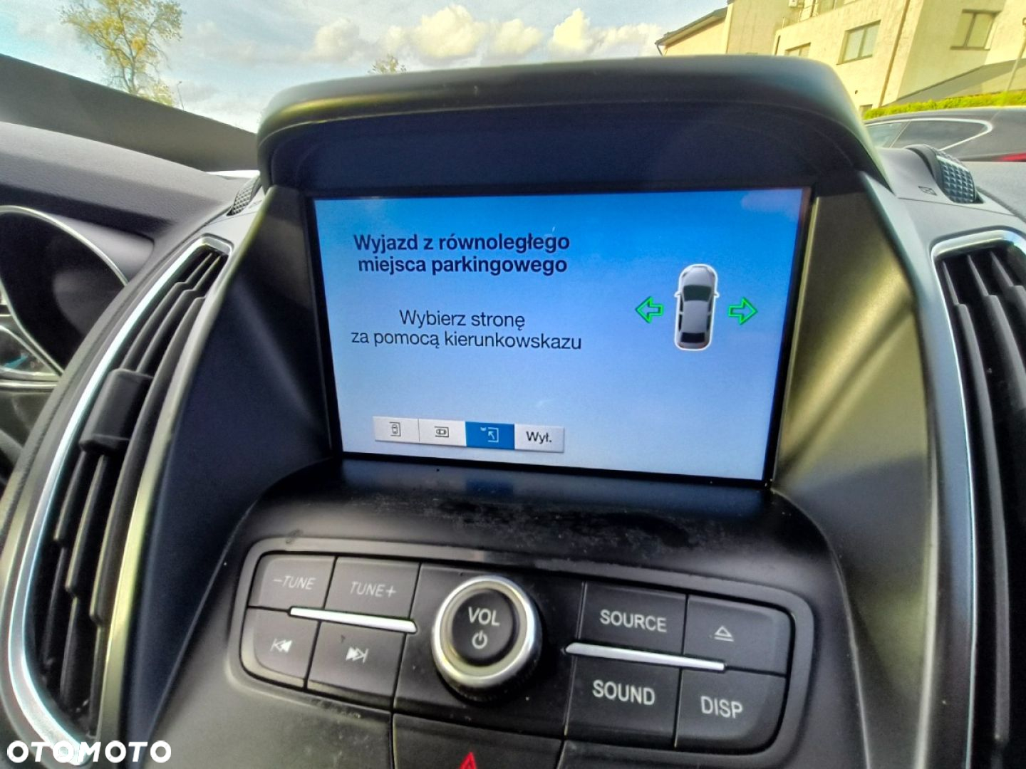 Ford Grand C-MAX - 11