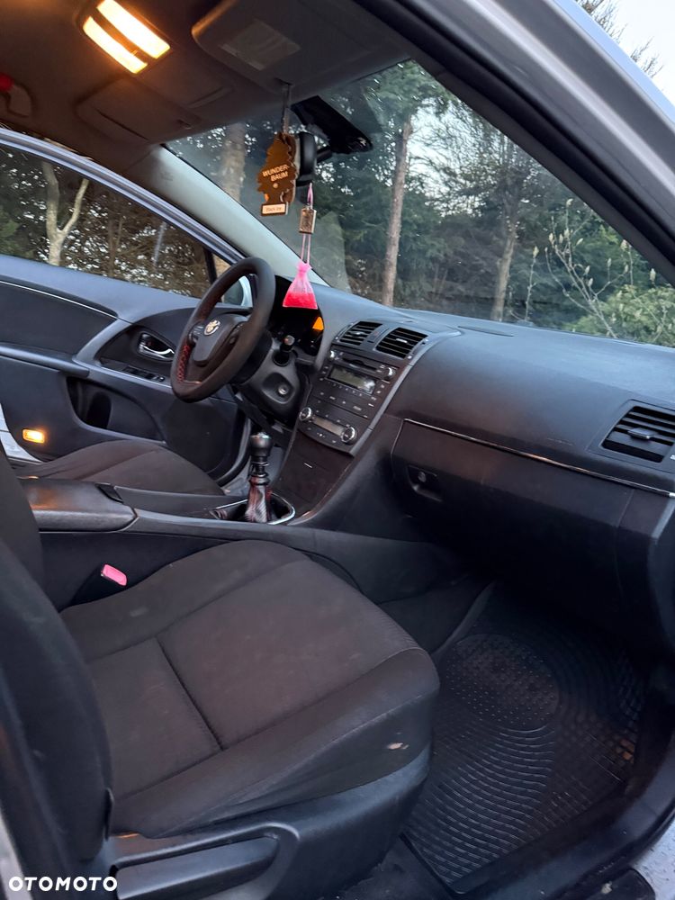 Toyota Avensis 2.0 D-4D Luna - 23