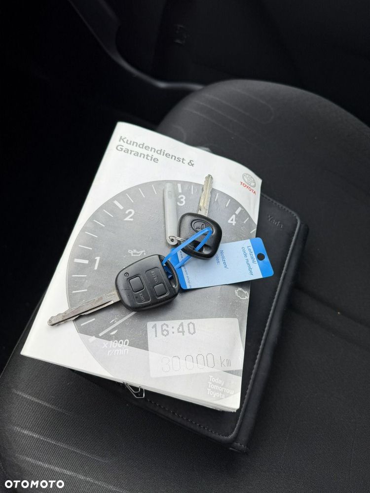 Toyota Yaris - 25
