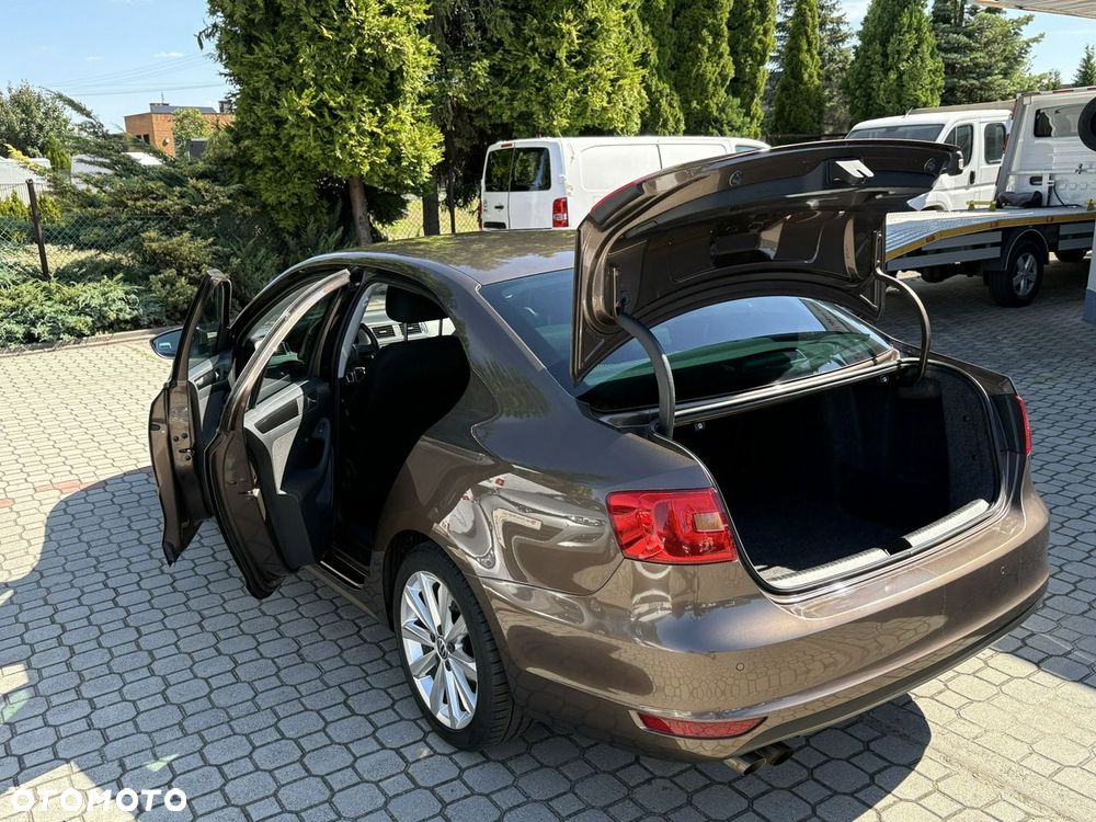 Volkswagen Jetta - 28