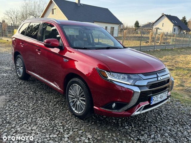 Mitsubishi Outlander - 3