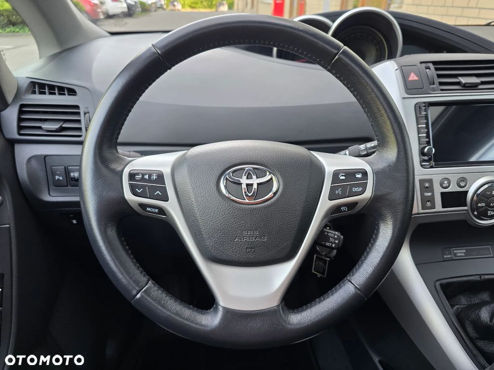Toyota Verso 1.8 5-Sitzer Executive - 30