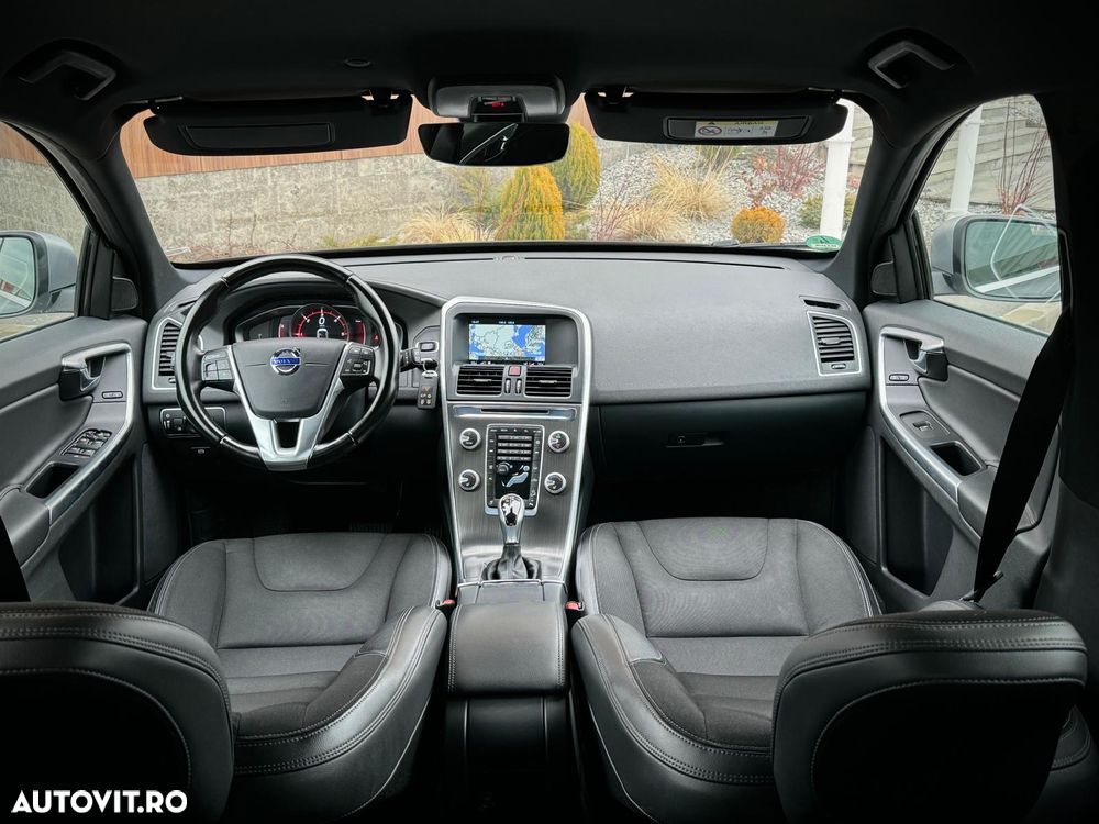 Volvo XC 60 D4 AWD Geartronic Momentum - 11