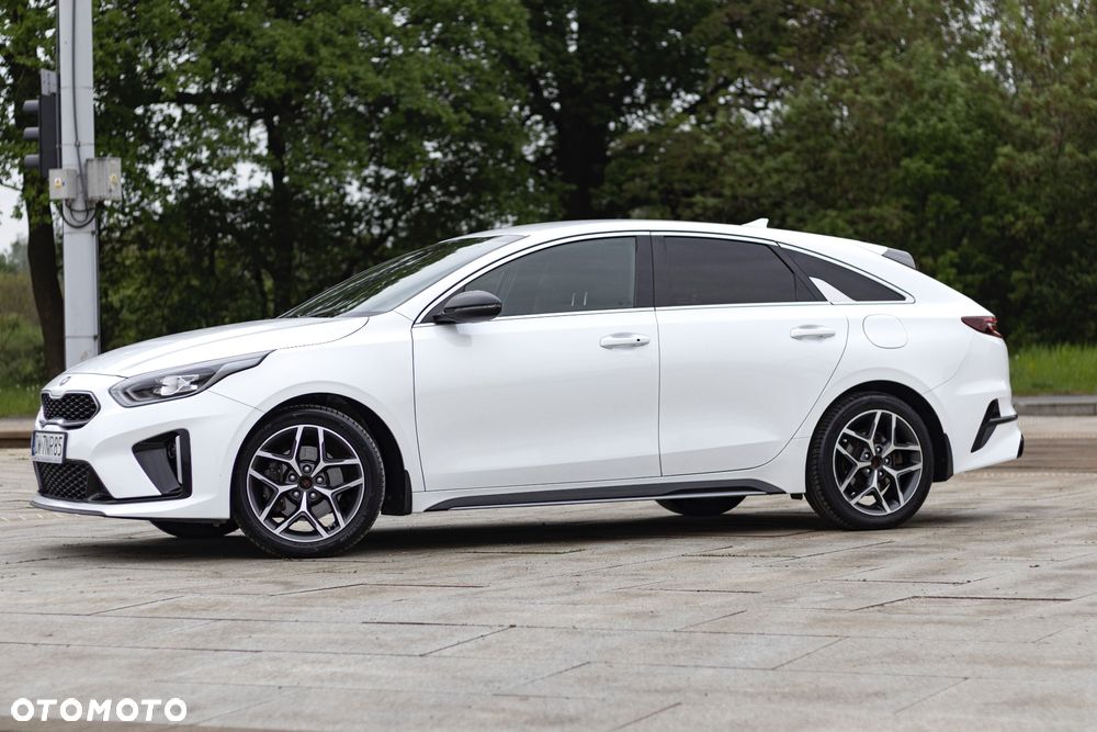 Kia ProCeed - 10