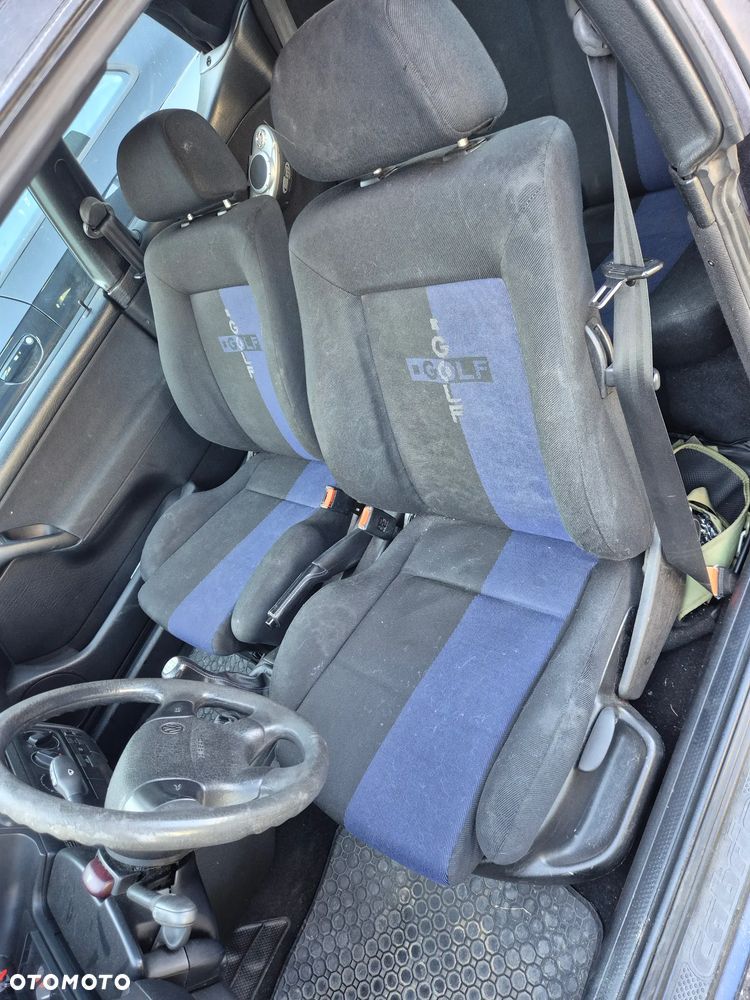 Volkswagen Golf 1.8 GL - 12
