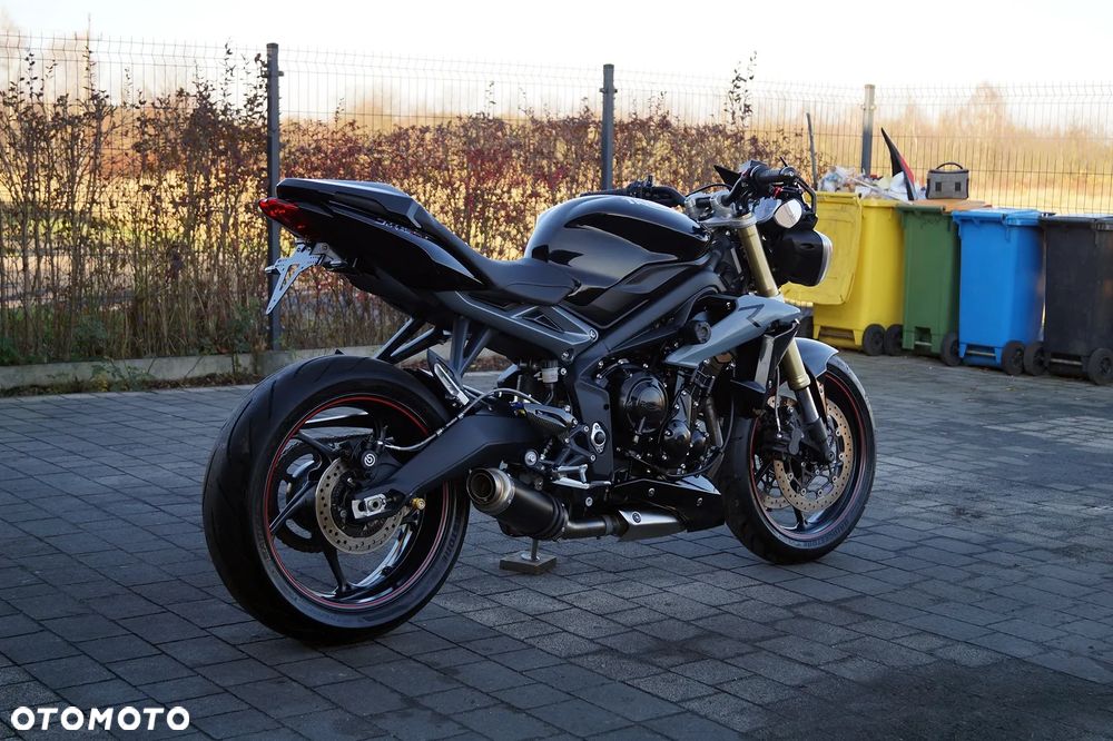 Triumph Street Triple - 10