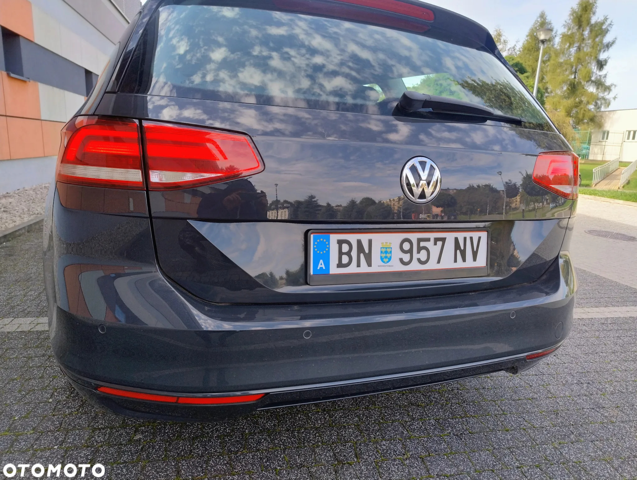 Volkswagen Passat Variant 2.0 TDI (BlueMotion Technology) Trendline - 32