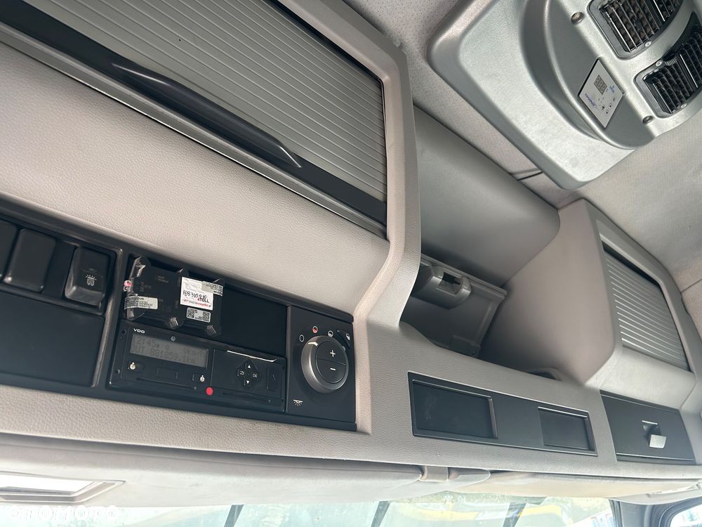Volvo - 9