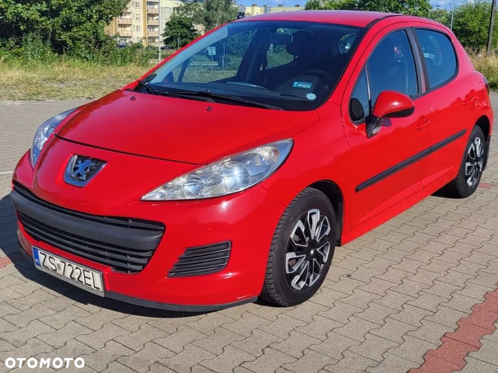 Peugeot 207 - 1