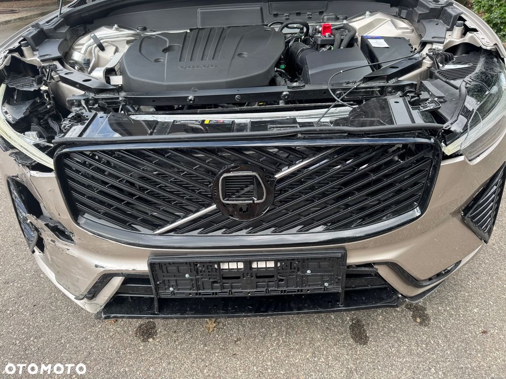 Volvo XC 60 B5 B AWD Plus Black Edition - 24