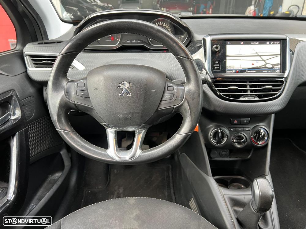 Peugeot 208 82 PureTech Style - 6