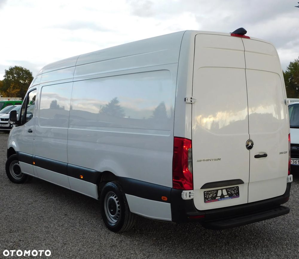 Mercedes-Benz Sprinter - 12
