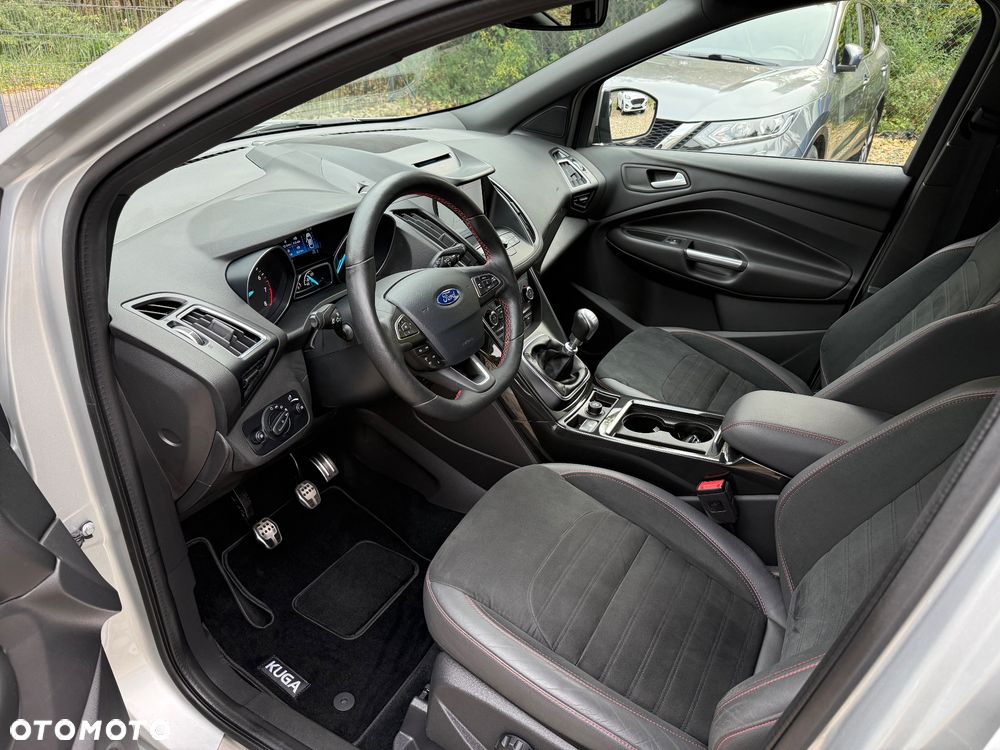 Ford Kuga 1.5 EcoBoost 2x4 ST-Line - 10