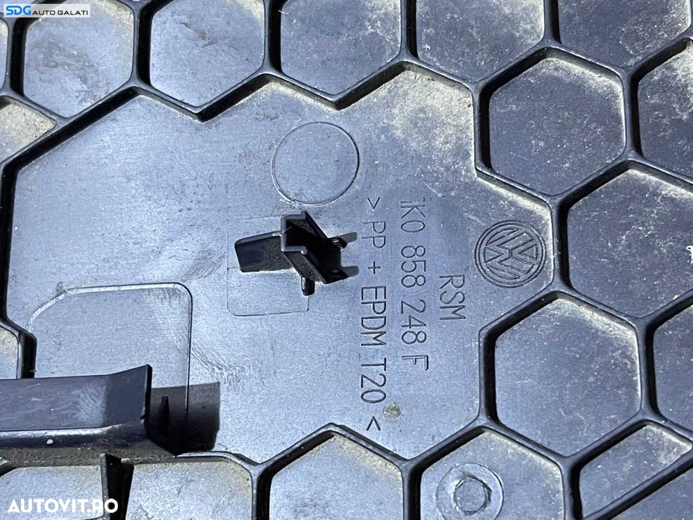 Ornament Capac Plastic Dreapta Pasager Bord Volkswagen Jetta 2005 - 2011 Cod 1K0858248F - 4