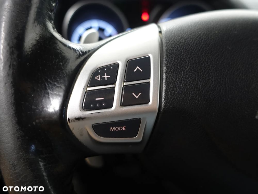 Mitsubishi Outlander 2.2 DI-D 4WD TC-SST Intense - 36
