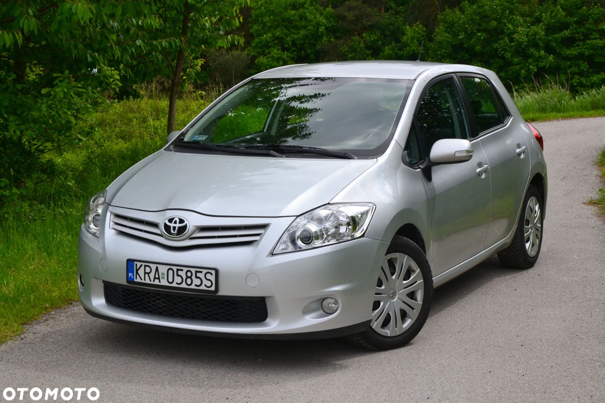 Toyota Auris 1.33 VVT-i Terra Start - 1