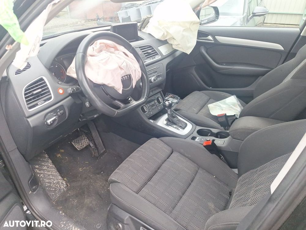 Dezmembrez Audi Q3 2.0 tdi DFT 150 cp culoare negru LY9T - 5