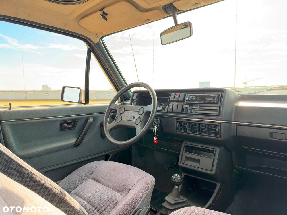 Volkswagen Jetta - 23