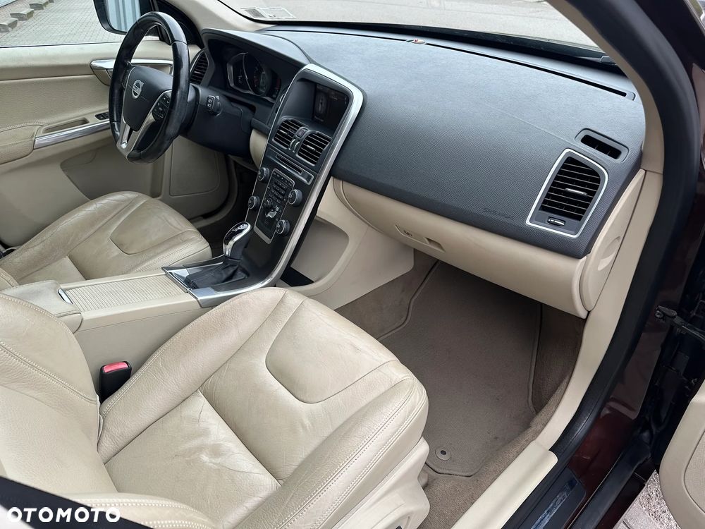 Volvo XC 60 3.2 AWD RDesign - 17