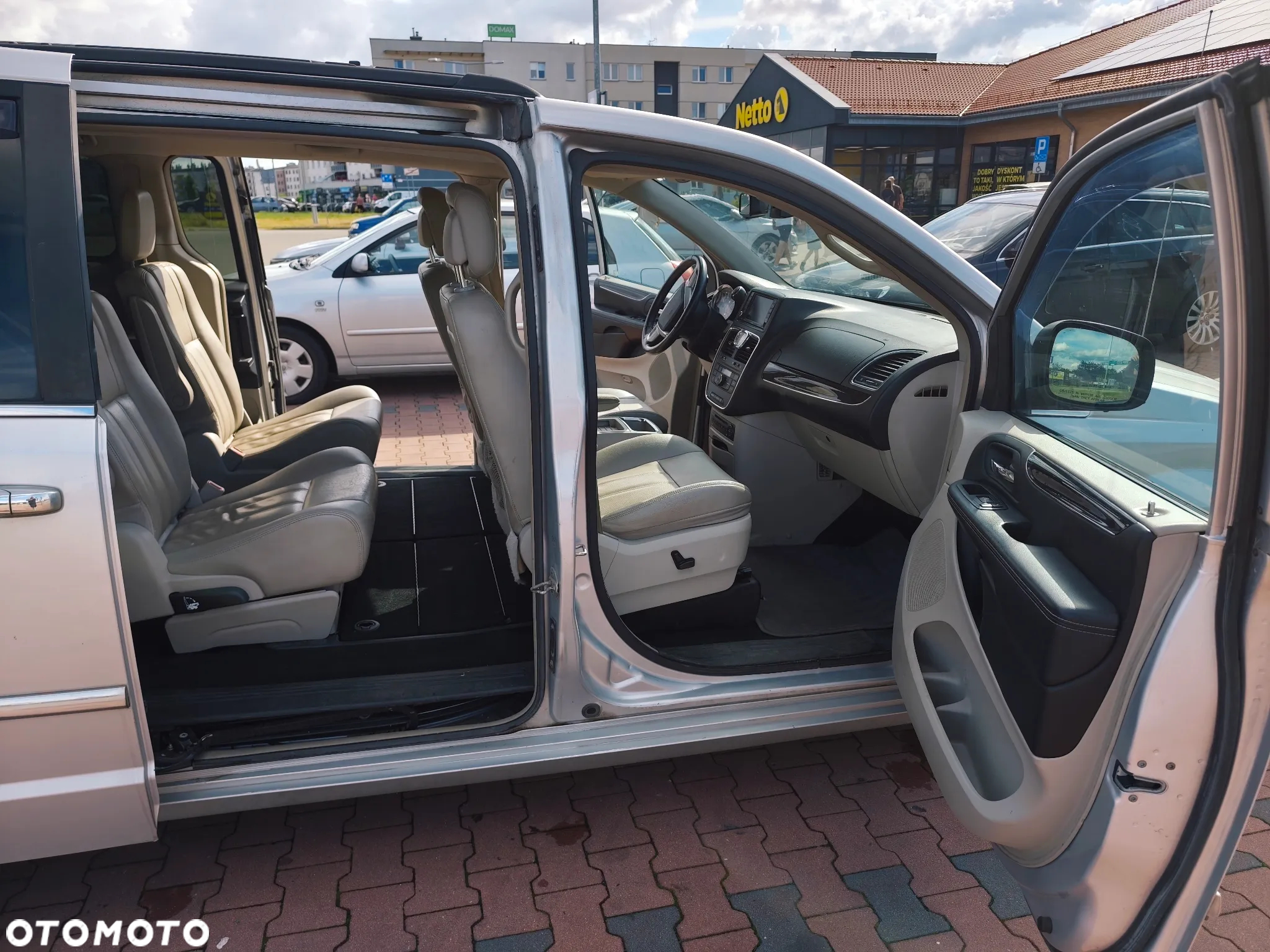 Chrysler Town & Country 3.6 Touring - 17