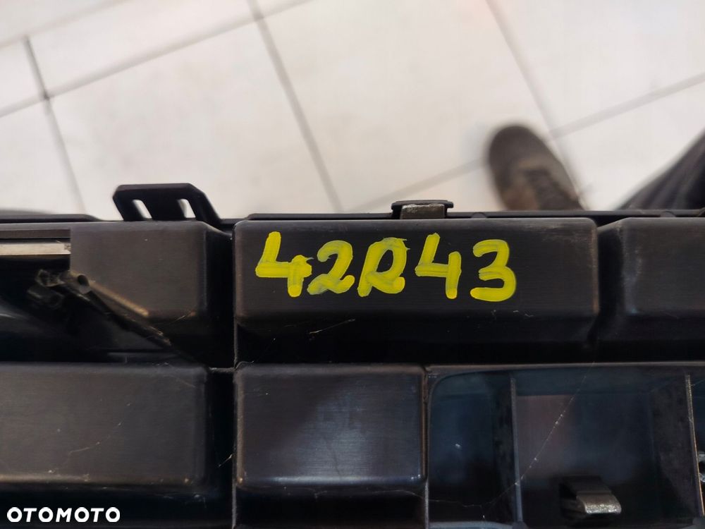volvo v50 lift 07r- grill atrapa chłodnicy - 5