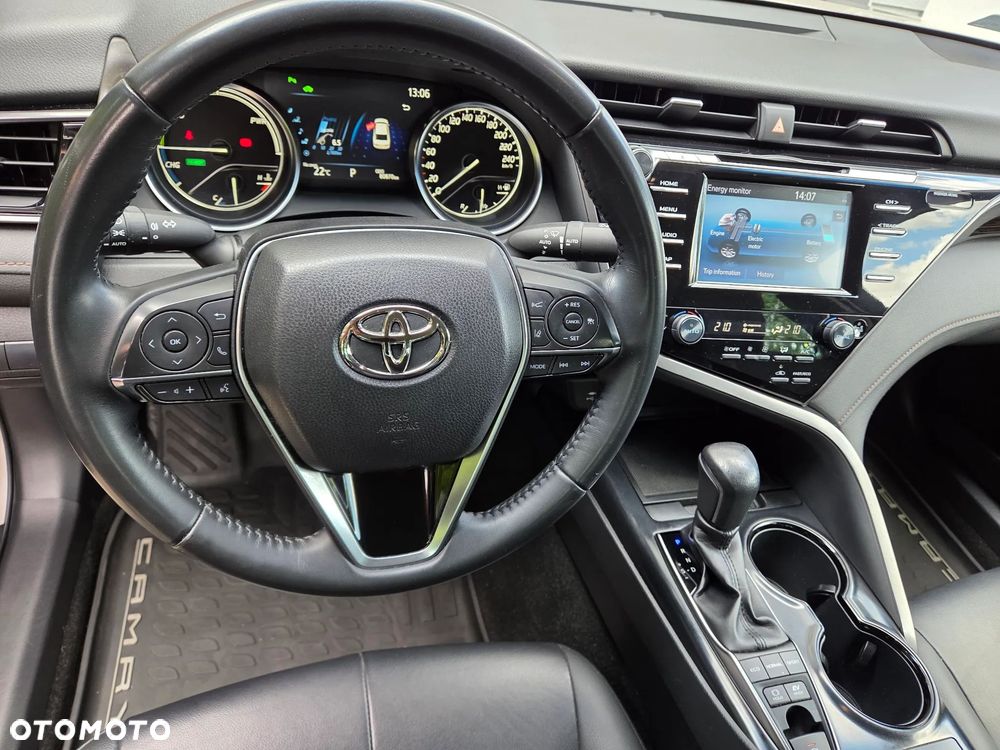 Toyota Camry 2.5 Hybrid Comfort CVT - 18