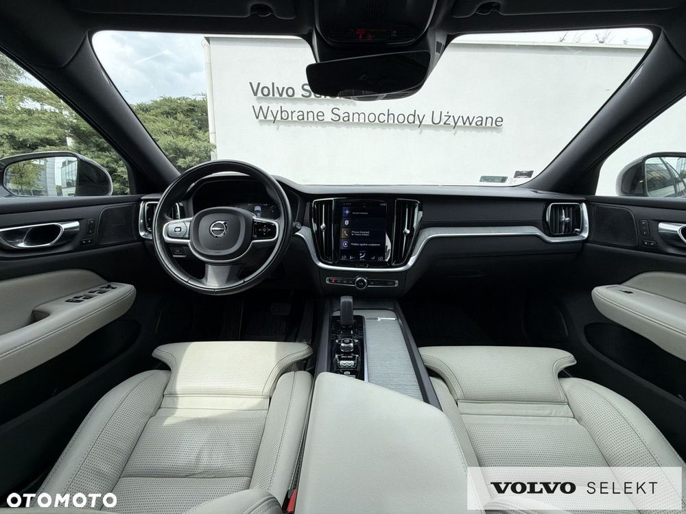 Volvo V60 Cross Country - 13