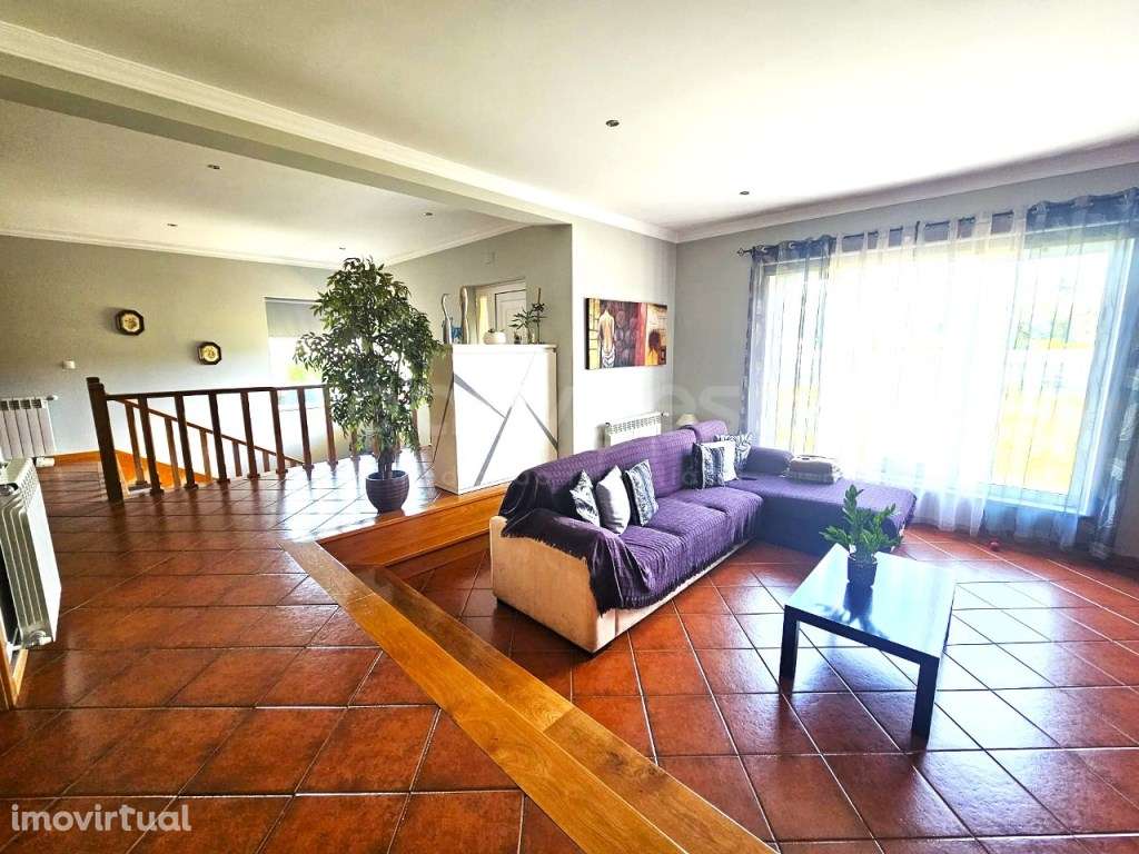 Moradia Isolada V4 na Freguesia de Vilar de Besteiros - Grande imagem: 4/36