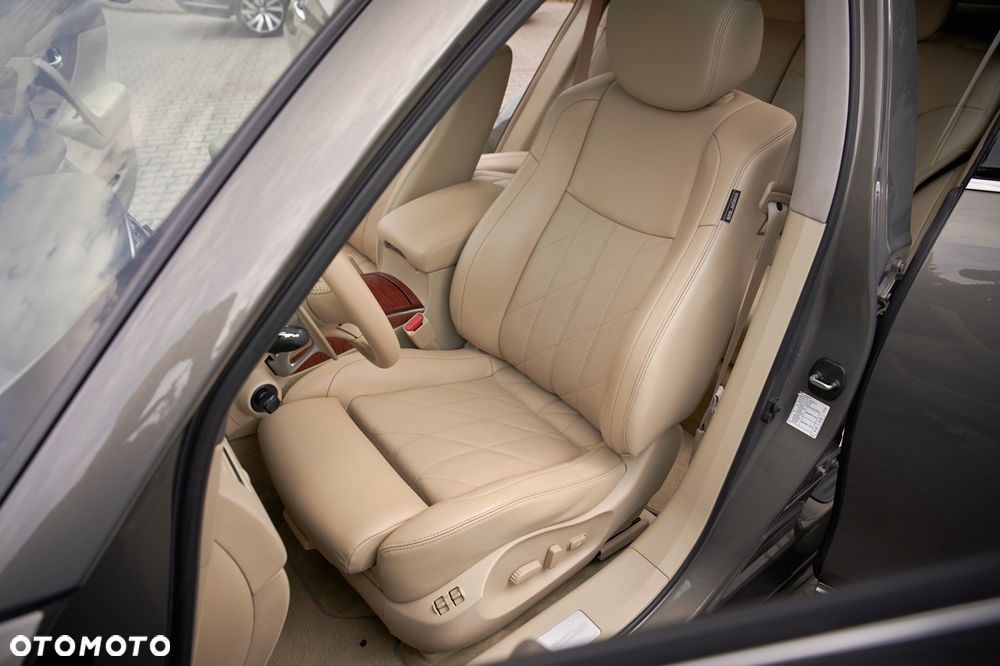 Infiniti QX70 3.0d S - 25