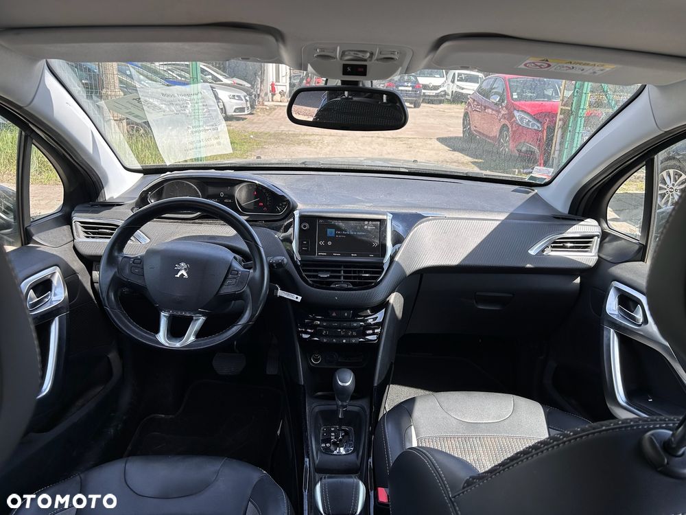 Peugeot 2008 BlueHDi FAP 120 STOP & START EAT6 Allure - 11