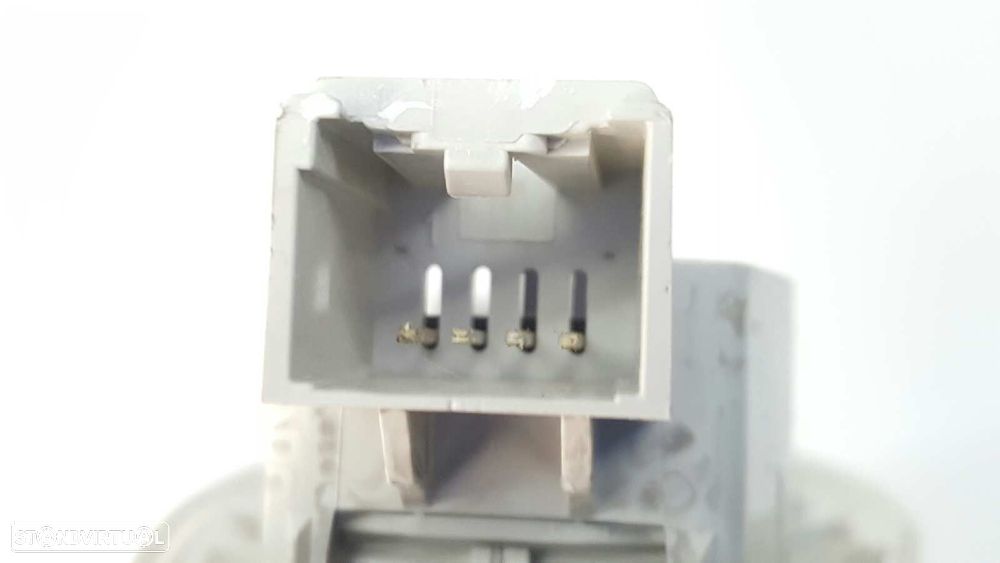 LUZ INTERIOR FORD FOCUS LIM. TREND + - 6