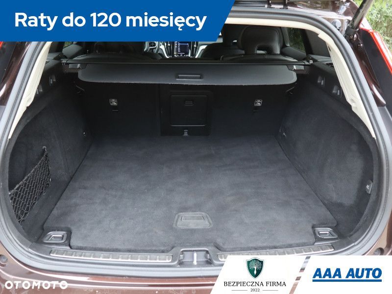 Volvo V60 Cross Country - 16