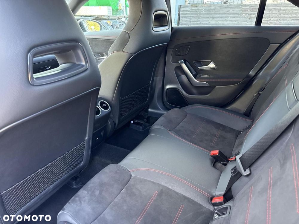 Mercedes-Benz CLA - 15