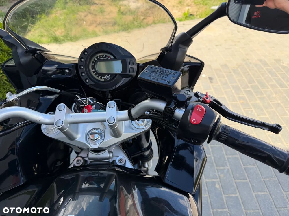 Yamaha FZ - 21