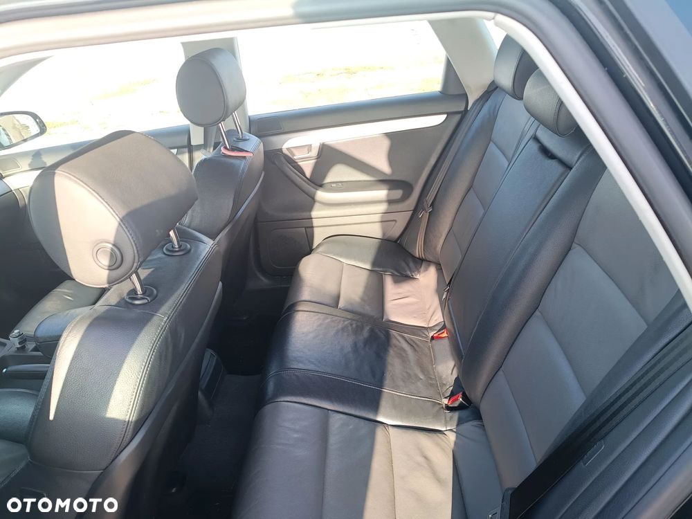 Audi A4 Avant 2.0T FSI Multitronic - 17