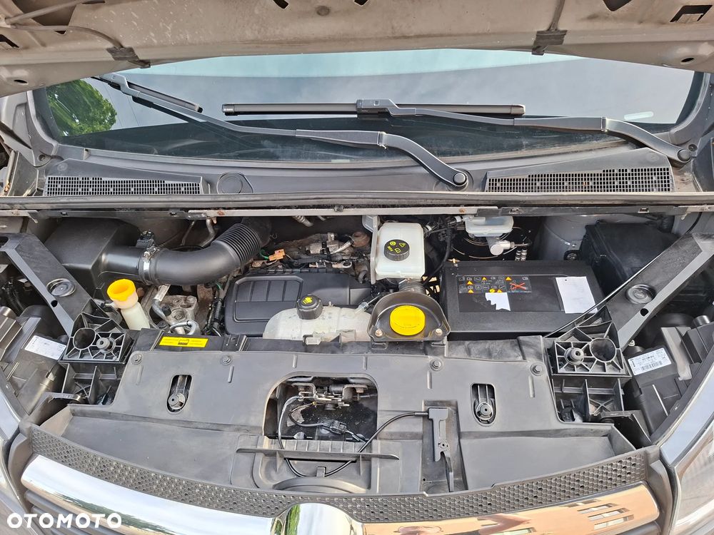 Opel Vivaro - 8