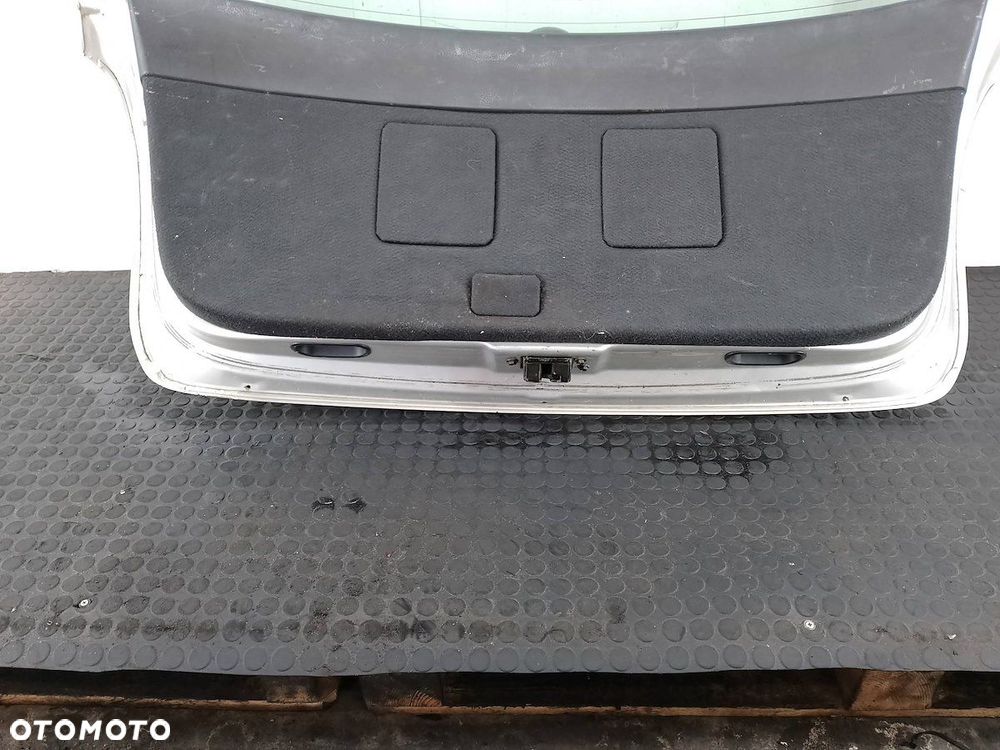 KLAPA BAGAŻNIKA TOYOTA AVENSIS II T25 1C0 KOMBI - 6