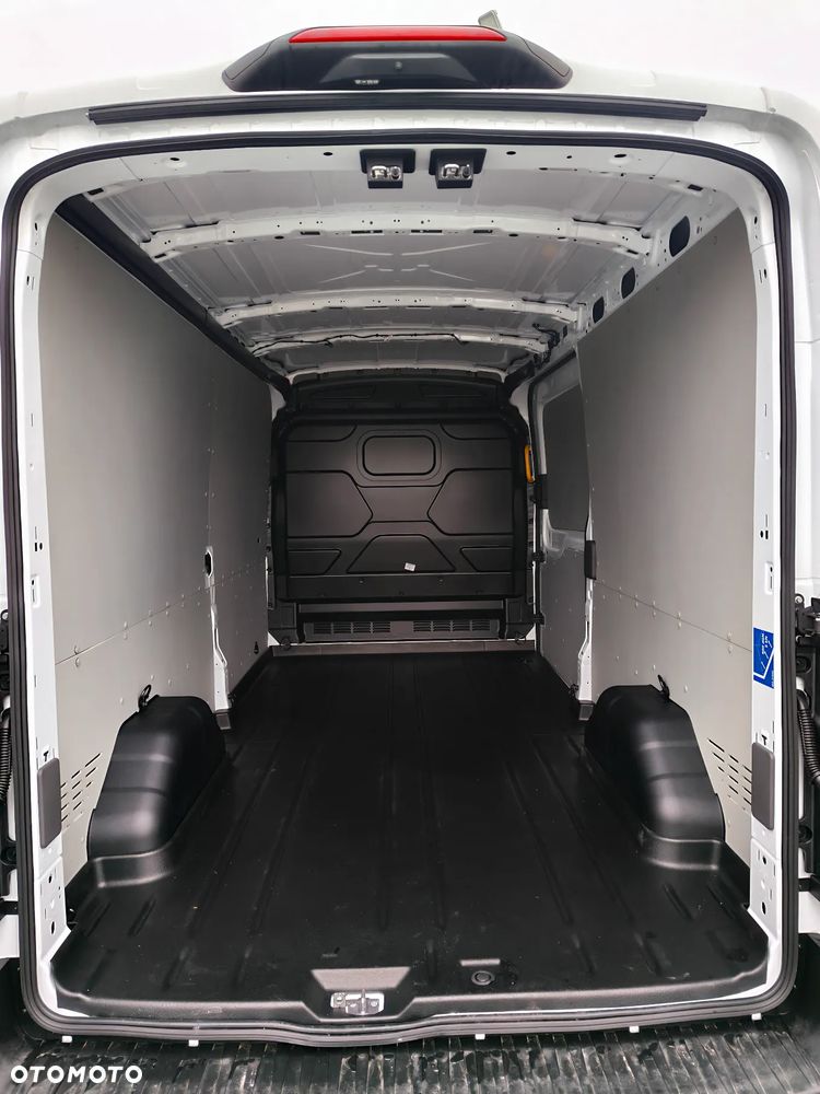 Ford Transit Van - 5