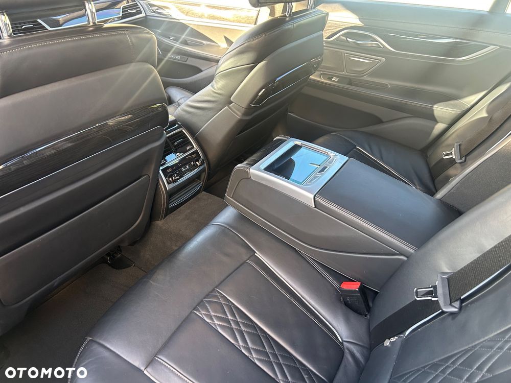 BMW Seria 7 - 21