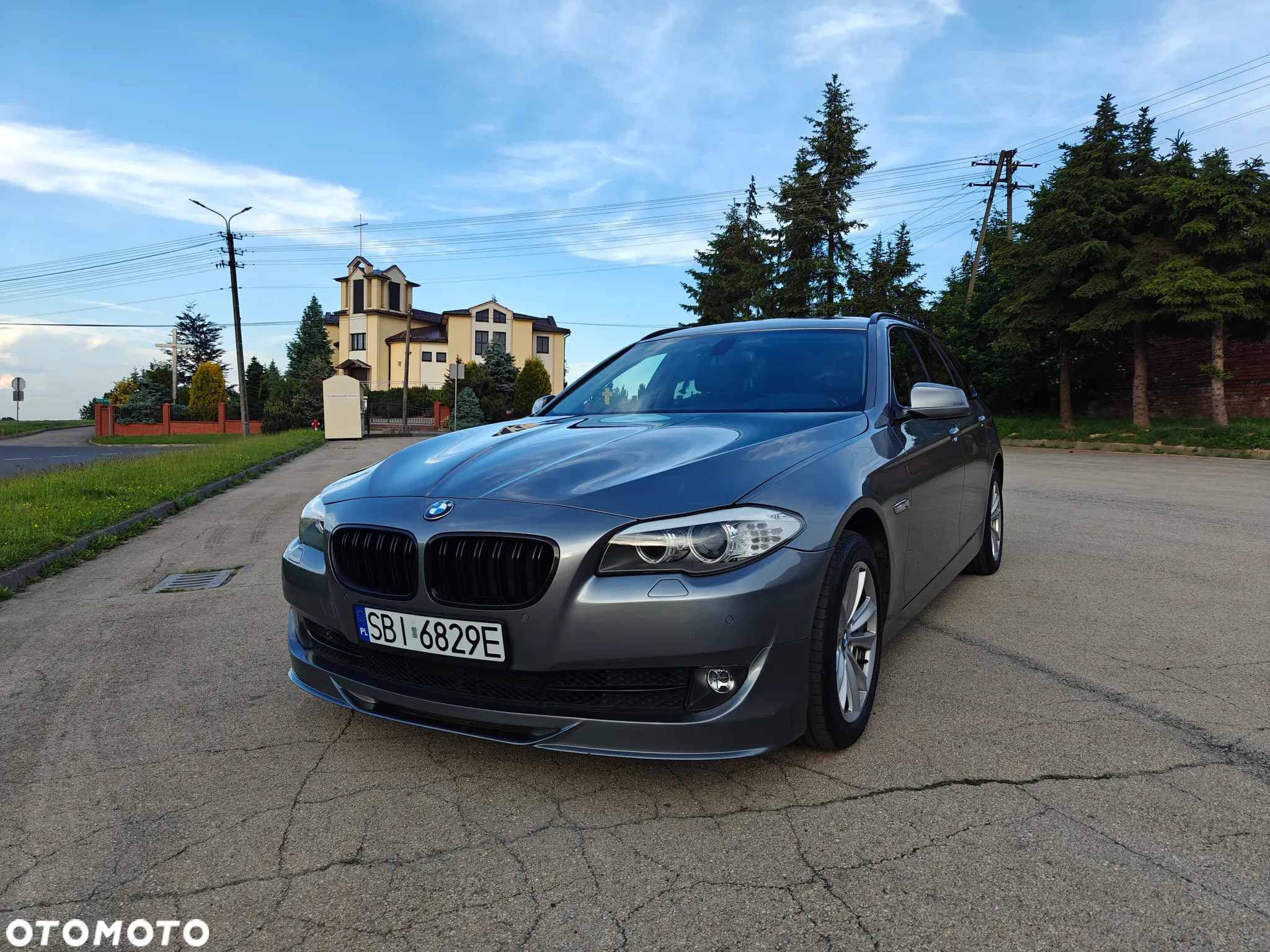 BMW Seria 5 525d xDrive Touring - 2