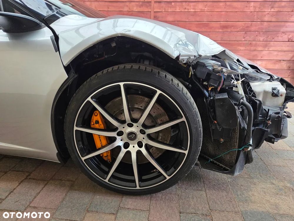 McLaren MP4-12C - 10