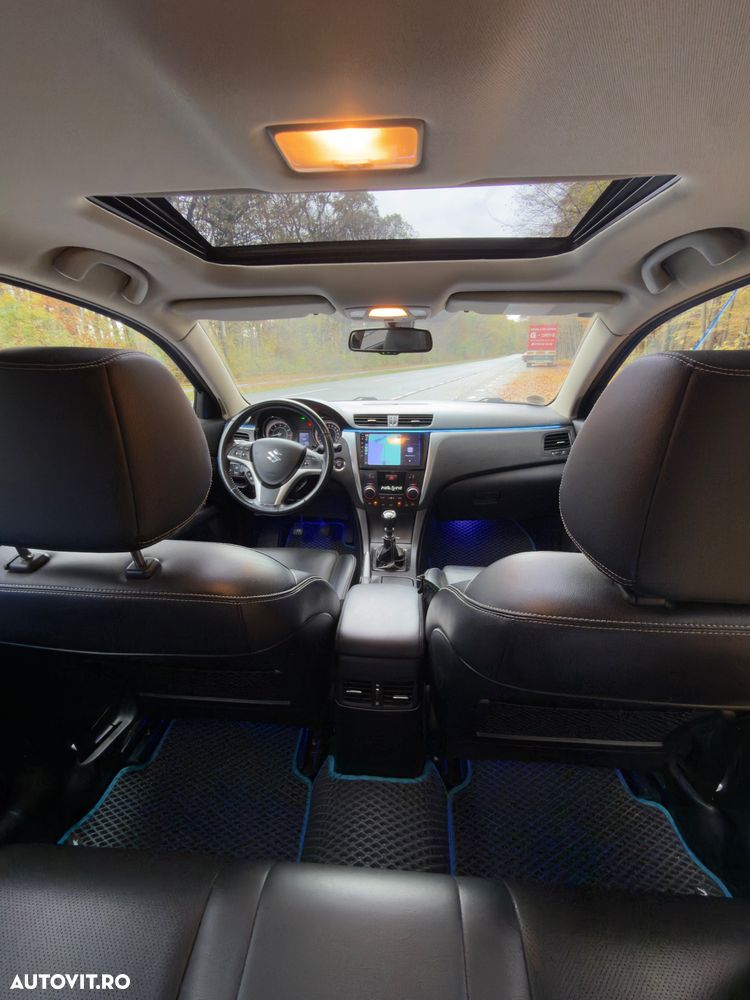 Suzuki Kizashi 2.4 4x2 Sport - 14