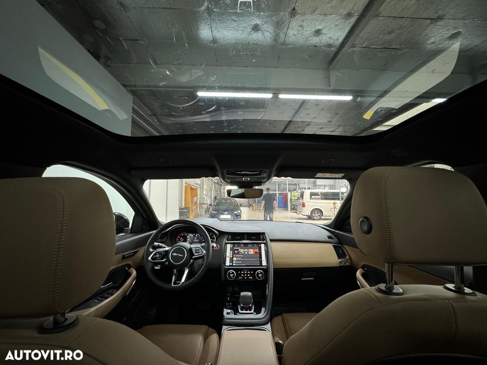 Jaguar E-Pace - 12
