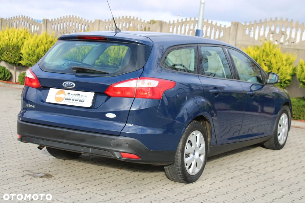 Ford Focus 1.6 Ambiente - 14