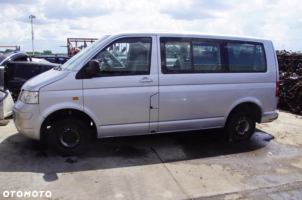 Auto na części 692324777 transporter T5 caravelle 1.9 TDI AXB skrzynia FJL lakier la7w ćwiartka drzwi zderzak maska lampa silnik skrzynia wtryskiwacz felga amortyzator fotele skup aut złomowanie kasacja szrot złomowisko skup aut - 2