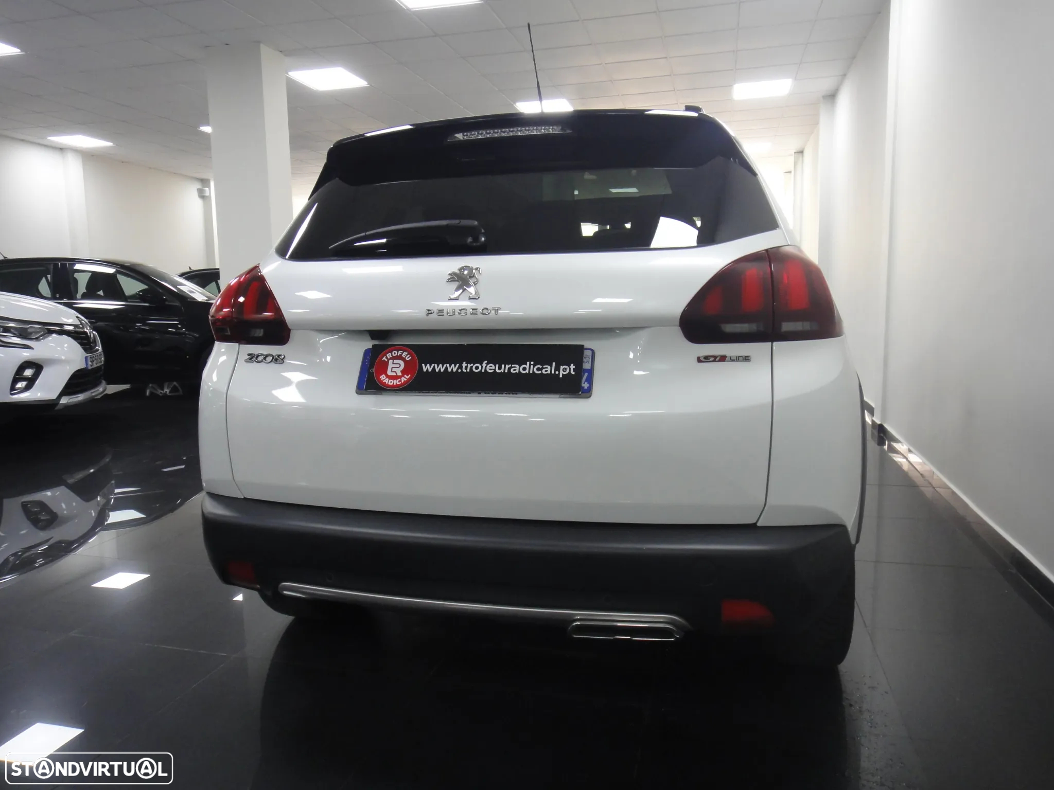 Peugeot 2008 1.2 PureTech GT Line EAT6 - 8